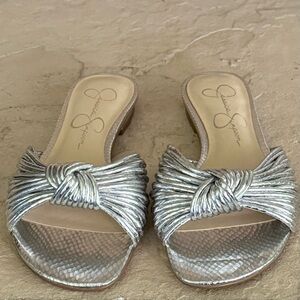 Jessica Simpson Dydra Slide Sandals‎ In Metallic Silver, Knotted Design NEW